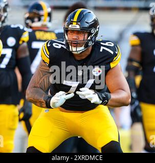 Hookstown, Pennsylvania, USA. 9th Aug, 2024. Pittsburgh Steelers offensive tackle TROY FAUTANU (76) warming up before the NFL football game between the Pittsburgh Steelers and the Houston Texans in Pittsburgh, Pennsylvania. (Credit Image: © Brent Gudenschwager/ZUMA Press Wire/Alamy Live News) EDITORIAL USAGE ONLY! Not for Commercial USAGE! Stock Photo