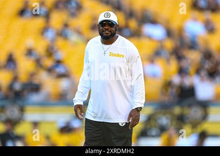 Hookstown, Pennsylvania, USA. 9th Aug, 2024. Pittsburgh Steelers head coach MIKE TOMLIN before the NFL football game between the Pittsburgh Steelers and the Houston Texans in Pittsburgh, Pennsylvania. (Credit Image: © Brent Gudenschwager/ZUMA Press Wire/Alamy Live News) EDITORIAL USAGE ONLY! Not for Commercial USAGE! Stock Photo