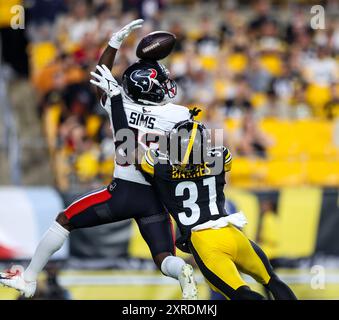 Hookstown, Pennsylvania, USA. 9th Aug, 2024. Pittsburgh Steelers cornerback KALON BARNES (31) breaks up a pass intended for Houston Texans wide receiver STEVEN SIMS (82) during the NFL football game between the Pittsburgh Steelers and the Houston Texans in Pittsburgh, Pennsylvania. (Credit Image: © Brent Gudenschwager/ZUMA Press Wire/Alamy Live News) EDITORIAL USAGE ONLY! Not for Commercial USAGE! Stock Photo