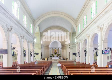 Altar and interior of the Our Mother of Perpetual Help Parish Redemptorist Church in Cebu City, Philippines Stock Photo