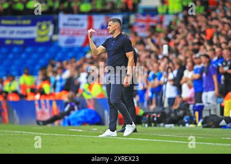 Leeds, UK. 10th Aug, 2024. Portsmouth manager John Mousinho during the Leeds United FC v Portsmouth FC sky bet EFL Championship match at Elland Road, Leeds, England, United Kingdom on 10 August 2024 Credit: Every Second Media/Alamy Live News Stock Photo