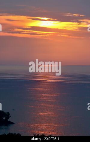 Draamatic and heavenly sky over Lake Erie in northeast Ohio Stock Photo