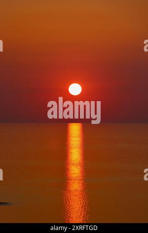 Draamatic and heavenly sky over Lake Erie in northeast Ohio Stock Photo