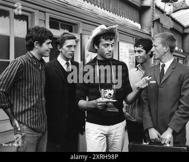 IAIN GREGORY, DAVID HEMMINGS, OLIVER REED, CLIVE COLIN BOWLER and ANDREW RAY in a scene from THE SYSTEM 1964 Director MICHAEL WINNER Written by PETER DRAPER Cinematographer NICOLAS ROEG Wardrobe BRIDGET SELLERS Kenneth Shipman Productions / Bryanston Films Stock Photo