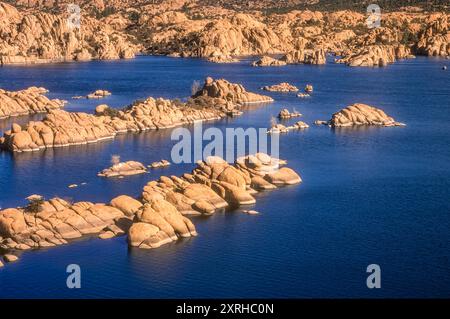 Scenic Watson Lake in the Granite Dells of Prescott, Arizona. (USA) Stock Photo