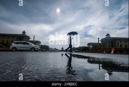 New Delhi, India. 10th Aug, 2024. NEW DELHI, INDIA - AUGUST 10: Dark clouds hover over the Raisina Hills near Vijay Chowk during heavy Rain, on August 10, 2024 in New Delhi, India. (Photo by Raj K Raj/Hindustan Times/Sipa USA ) Credit: Sipa USA/17�Թ����� Live News Stock Photo