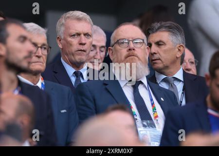 Hamburg, Germany. 5th July, 2024. David Moyes Former West Ham and Manchester United Head Coach ( left ) and Ioan Lupescu Romanian former football player ( right ) look on from the tribune prior to the UEFA European Championships quarter final match at Volksparkstadion, Hamburg. Picture credit should read: Jonathan Moscrop/Sportimage Credit: Sportimage Ltd/Alamy Live News Stock Photo