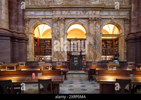 Main Reading Room and research desks at the Library of Congress in Washington DC Stock Photo