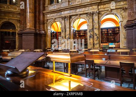 Main Reading Room and research desks at the Library of Congress in Washington DC Stock Photo