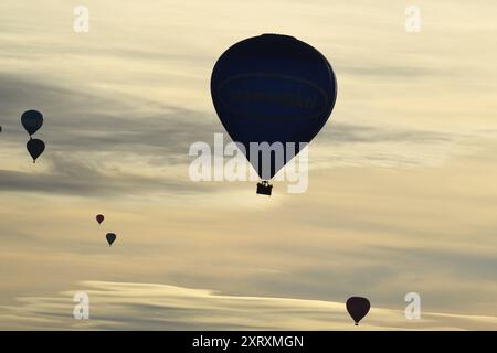 Hot air balloons, Bristol balloon fiesta 2024, Fly Navy Balloon, Balloon Flight, Ballooning, Bristol, International balloon fiesta, Fly Navy Balloons Stock Photo