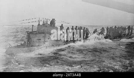WW1 1917 photo USS Fanning surrendered German submariner from U-52