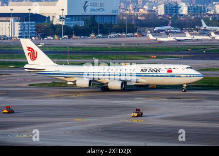 Air China Boeing 747-8 Flugzeug Flughafen Hongqiao in Shanghai