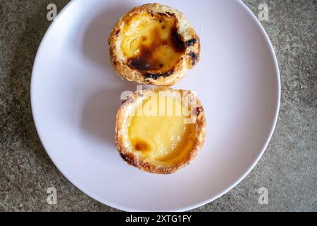 pita nata on pink plate in close-up Stock Photo