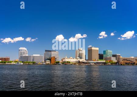 Norfolk, Virginia, USA downtown skyline on the Elizabeth River. Stock Photo