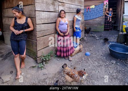 Girls gathered together, Lancetillo-La Parroquia, Zona Reina, Quiche, Guatemala, Central America Stock Photo