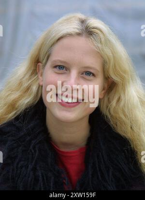 Anal jinsiy kontratseptsiya U avtobusda porno film ushlab turibdi.