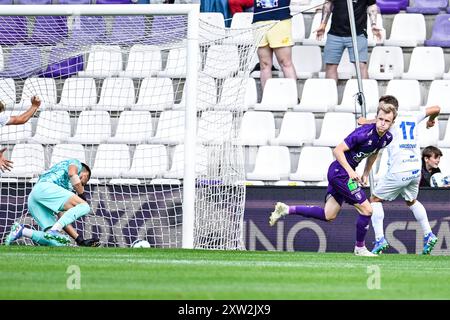 Antwerpen, Belgium. 17th Aug, 2024. Beerschot's Ewan Henderson celebrates after scoring during a soccer match between Beerschot VA and KRC Genk, Saturday 17 August 2024 in Antwerp, on the fourth day of the 2024-2025 season of the 'Jupiler Pro League' first division of the Belgian championship. BELGA PHOTO TOM GOYVAERTS Credit: Belga News Agency/Alamy Live News Stock Photo