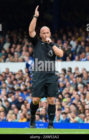 Liverpool, UK. 17th Aug, 2024. Referee Simon Hooper during the Everton FC v Brighton & Hove Albion FC English Premier League match at Goodison Park, Liverpool, England, United Kingdom on 17 August 2024 Credit: Every Second Media/Alamy Live News Stock Photo