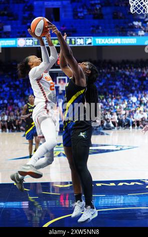 Arlington, United States. 16th Aug, 2024. Forward DeWanna Bonner #24 of Connecticut Sun is blocked by Arike Ogunbowale #24 of Dallas Wings during the WNBA match between the Dallas Wings and Connecticut Sun at College Park Center. Final score Dallas Wings 91 - 109 Connecticut Sun. on August 16, 2024 in Arlington, Texas, United States. (Photo by Javier Vicencio/Eyepix Group/Sipa USA) Credit: Sipa USA/Alamy Live News Stock Photo