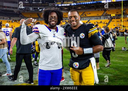 Pittsburgh, Pennsylvania, USA. 17th Aug, 2024. Pittsburgh Steelers quarterback RUSSELL WILSON (3) and Buffalo Bills wide receiver KJ HAMLER (19) pose for a photo after the NFL football game between the Pittsburgh Steelers and the Buffalo Bills in Pittsburgh, Pennsylvania. (Credit Image: © Brent Gudenschwager/ZUMA Press Wire) EDITORIAL USAGE ONLY! Not for Commercial USAGE! Stock Photo