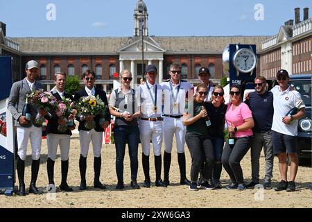 LONDON, UK. 17th Aug, 2024. The Paris 2024 Olympic winner is presented gifts by LGCT Founder and President Jan Tops in London, UK. ( Credit: See Li/Picture Capital/Alamy Live News Stock Photo