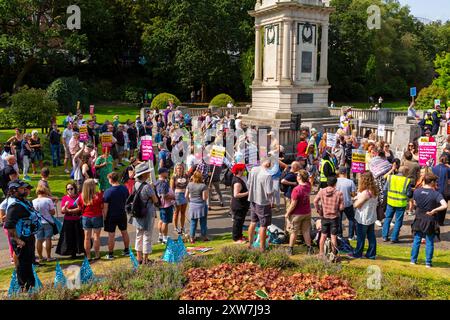 Bournemouth, Dorset, UK. 18th August 2024. Anti-immigration protestors hold 'Take Back Our Country' peaceful protest in Bournemouth. Counter-protestors organised their own protest at the same time in response to the far-right protest. Extra police resources from across the country have been brought in with police being given extra powers in light of violence and damage seen across the UK for similar protests and riots. Credit: Carolyn Jenkins/Alamy Live News Stock Photo