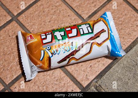 Choco monaka jumbo hi-res stock photography and images - Alamy