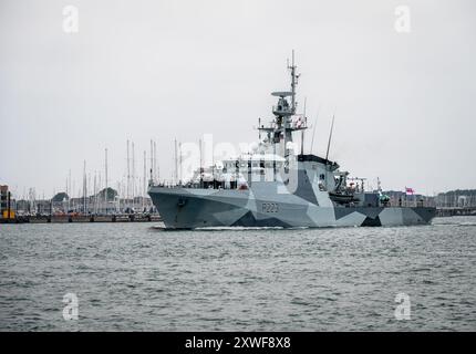 HMS Medway, offshore patrol vessel,  leaving Portsmouth Harbour Stock Photo