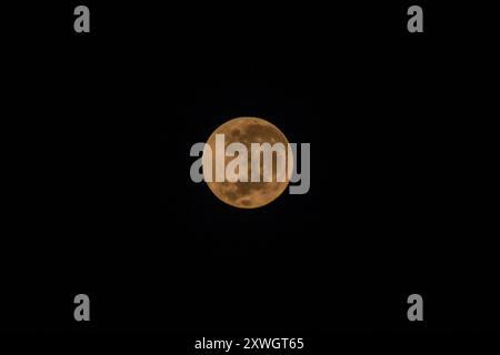 Bandung, West Java, Indonesia. 20th Aug, 2024. The first supermoon of the year, also known as the Sturgeon Moon, was visible in the sky in Bandung, Indonesia. (Credit Image: © Dimas Rachmatsyah/ZUMA Press Wire) EDITORIAL USAGE ONLY! Not for Commercial USAGE! Stock Photo