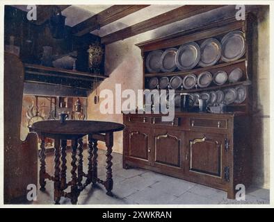 Möbel um die Jahrhundertwende 1900, Walisische Kommode aus Eiche (1910 - 1911), Oak Welsh dresser (1910 - 1911).jpg Stock Photo