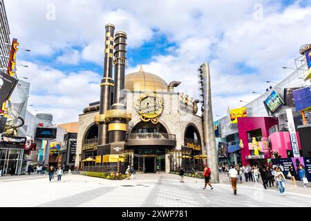 The Toothsome Chocolate Emporium at the Universal Studios City Walk, Los Angeles, California, USA Stock Photo