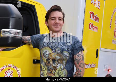 Mexico City, Mexico. 20th Aug, 2024. Drake Bell is posing during the inauguration of 'Ambulancia de los Deseos Mexico', an organization benefiting children with critical illnesses, in Mexico City, Mexico, on August 20, 2024. (Photo by Yamak Perea/Eyepix Group) (Photo by Eyepix/NurPhoto) Credit: NurPhoto SRL/Alamy Live News Stock Photo