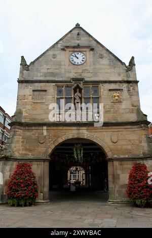 The Old Market Hall (in recent years branded as the 'OMH') is an Elizabethan building situated in the town centre of Shrewsbury, Shropshire, England Stock Photo