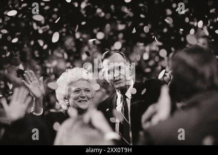 Vintage photo of presidential nominee George H.W. Bush and wife Barbara Bush wave to crowd at the 1992 Republican National Convention in Houston, Texas. USA, August 1992. By L. Patterson Stock Photo