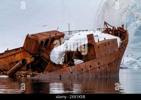 Views of the wreck of the Guvernoren, a 20th century whale processing ship, in the Enterprise Islands, Antarctica, Polar Regions Stock Photo