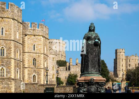 View of Queen Victoria bronze statue on Castle Hill and the castle beyond, Windsor, Berkshire, England, United Kingdom, Europe Stock Photo