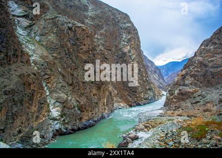 Indus river in the Karakorum mountains Stock Photo