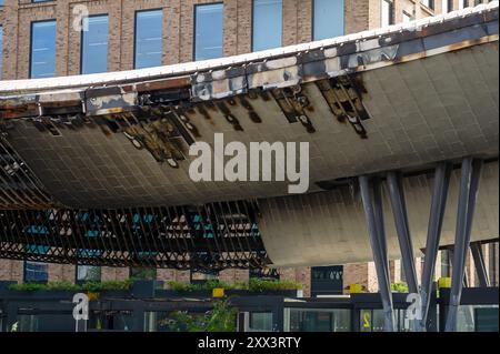 Slough, Berkshire, UK. 14th August, 2024. The remains of the former Slough Bus Station which was burnt down following an arson attack remains derelict as Slough Borough Council are bankrupt. Credit: Maureen McLean/Alamy Stock Photo