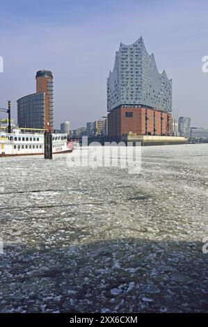 Germany, Hamburg, Elbe, Elbe Philharmonic Hall concert hall, ice on the river, Europe Stock Photo