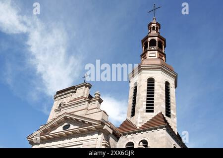 Notre-Dame de Quebec Basilica-Cathedral, in Quebec City, is the oldest parish in North America. In 1647 Samuel de Champlain built a church on the same Stock Photo