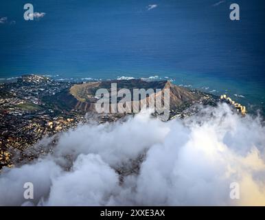 Honolulu, USA. 30th July, 2024. Approach to Honolulu during Defense Minister Pistorius' visit to the US-led military exercise RIMPAC. Credit: Soeren Stache/dpa/Alamy Live News Stock Photo