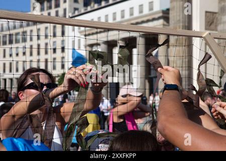 Berlin, Germany. 24st. Aug. 2024, Berlin, Germany,  Independence Day of Ukraine, Demonstration in Berlin, Brandenburger Tor,  Credit: Felix Wolf/ Alamy Live News Credit: Felix Wolf/Alamy Live News Stock Photo