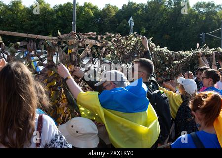 Berlin, Germany. 24st. Aug. 2024, Berlin, Germany,  Independence Day of Ukraine, Demonstration in Berlin, Brandenburger Tor,  Credit: Felix Wolf/ Alamy Live News Credit: Felix Wolf/Alamy Live News Stock Photo