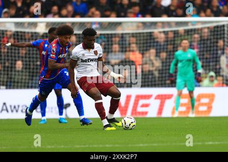 London, UK. 22nd Aug, 2024. Mohammed Kudus (14) of West Ham United with the ball during the Crystal Palace FC v West Ham United FC English Premier League match at Selhurst Park, London, England, United Kingdom on 24 August 2024 Credit: Every Second Media/Alamy Live News Stock Photo