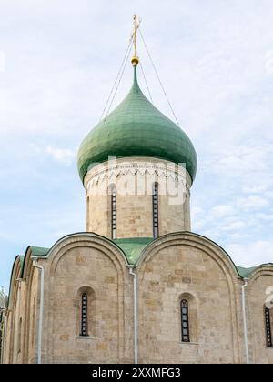 Savior's Cathedral in Kremlin of Pereslavl-Zalessky town. It was founded by Yuri Dolgoruky in 1152, completed by Andrei Bogolyubsky in 1157 Stock Photo