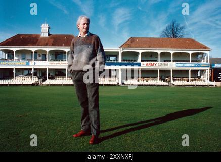 ENGLAND AND HAMPSHIRE BATSMAN DAVID GOWER AT HAMPSHIRE'S  SOUTHAMPTON CRICKET GROUND.1993 PIC MIKE WALKER 1993 Stock Photo