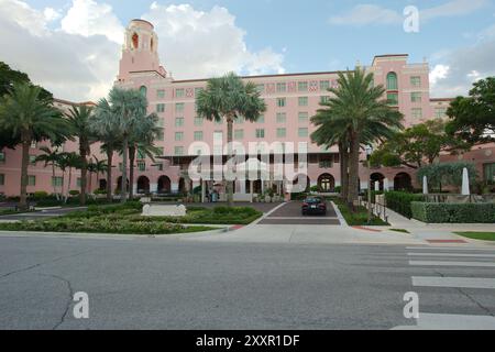 Editorial Use Only, St. Petersburg, Florida, USA, August 24, 2024. The Vinoy Resort  Golf Club view from the south with blue sky, white clouds, green Stock Photo