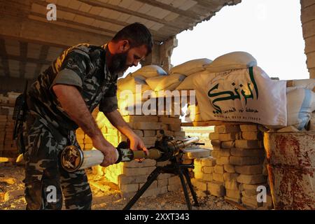Fighters of the Nour al-Din al-Zenki Movement on the frontline in the ...