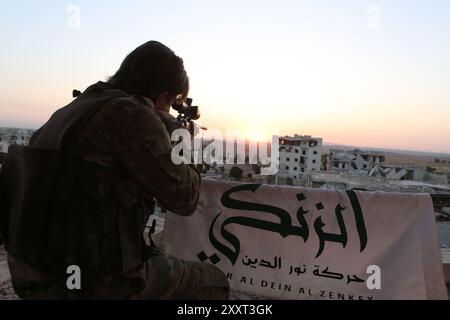 Fighters of the Nour al-Din al-Zenki Movement on the frontline in the ...