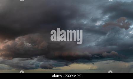 Heavy rainfall during summer thunderstorm in Florida Stock Photo